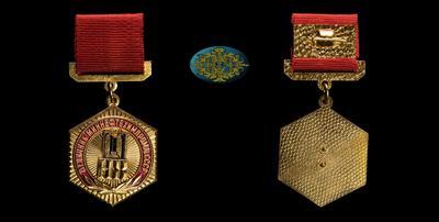 Знак «Отличник Миннефтехимпрома СССР» 1980-е гг.